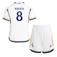 Fotballdrakt Barn Real Madrid Toni Kroos #8 Hjemmedraktsett 2023-24 Kortermet (+ Korte bukser)